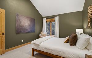 Avon Alpine Escape | Hot Tub · Trails · Ski Access - Avon, Colorado