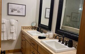 Avon Alpine Escape | Hot Tub · Trails · Ski Access - Avon, Colorado