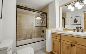 Avon Alpine Escape | Hot Tub · Trails · Ski Access - Avon, Colorado