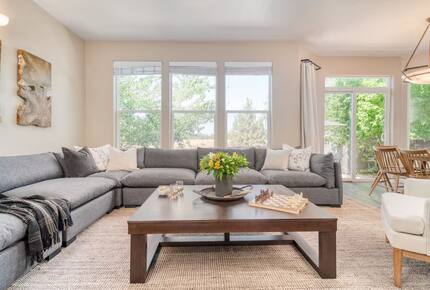 Canal Trail Retreat | Hot Tub & Deck Near Downtown Bend - Bend, Oregon