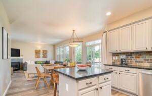 Canal Trail Retreat | Hot Tub & Deck Near Downtown Bend - Bend, Oregon