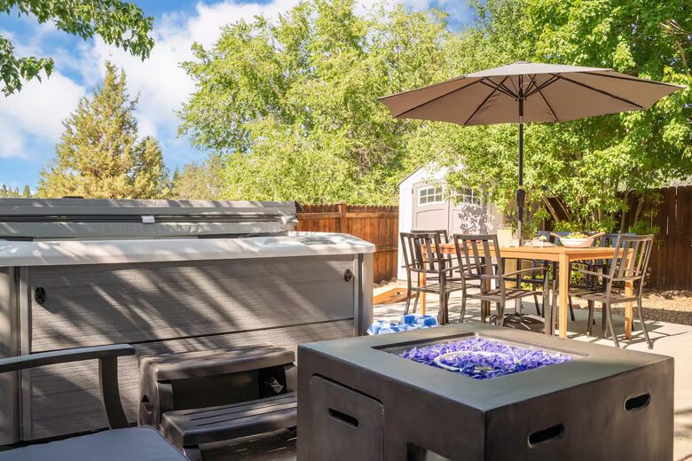 Canal Trail Retreat | Hot Tub & Deck Near Downtown Bend - Bend, Oregon