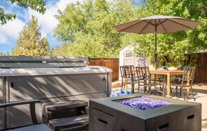Canal Trail Retreat | Hot Tub & Deck Near Downtown Bend - Bend, Oregon