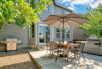 Canal Trail Retreat | Hot Tub & Deck Near Downtown Bend - Bend, Oregon