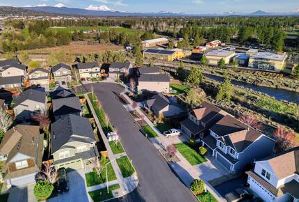 Canal Trail Retreat | Hot Tub & Deck Near Downtown Bend - Bend, Oregon
