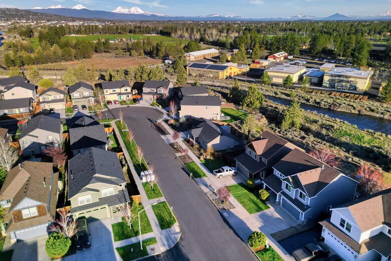 Canal Trail Retreat | Hot Tub & Deck Near Downtown Bend - Bend, Oregon