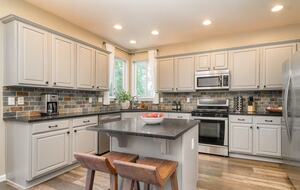 Canal Trail Retreat | Hot Tub & Deck Near Downtown Bend - Bend, Oregon