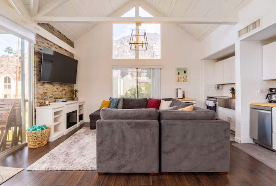 Desert Peak Studio | Indian Wells Mountain Views - Indian Wells, California