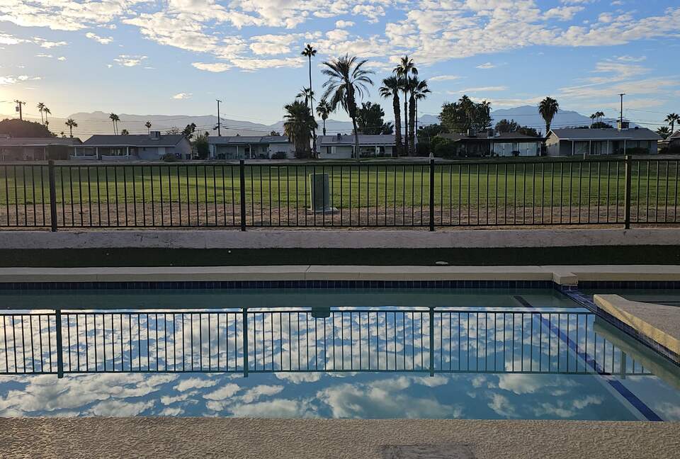 Fairway Living with Private Guest Casita - Palm Desert, California