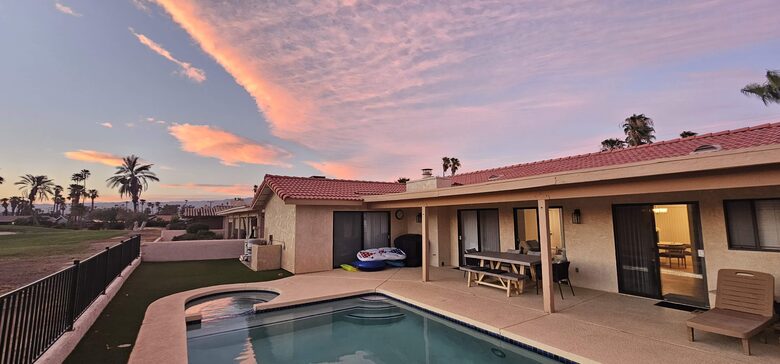 Fairway Living with Private Guest Casita - Palm Desert, California