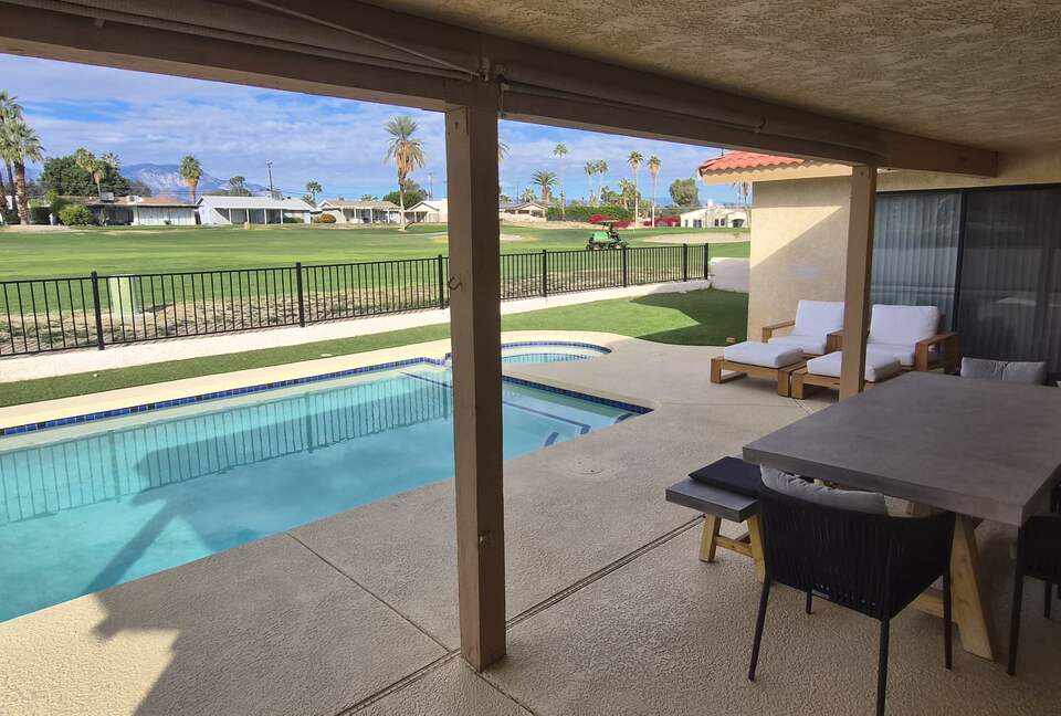 Fairway Living with Private Guest Casita - Palm Desert, California
