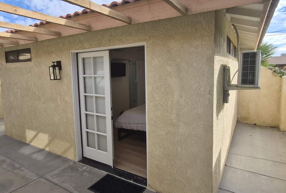 Fairway Living with Private Guest Casita - Palm Desert, California