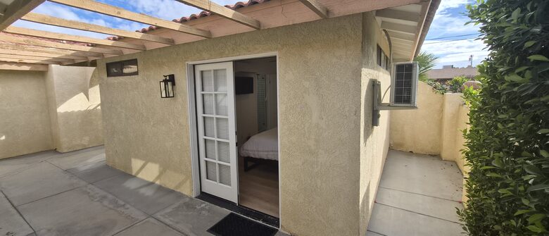 Fairway Living with Private Guest Casita - Palm Desert, California