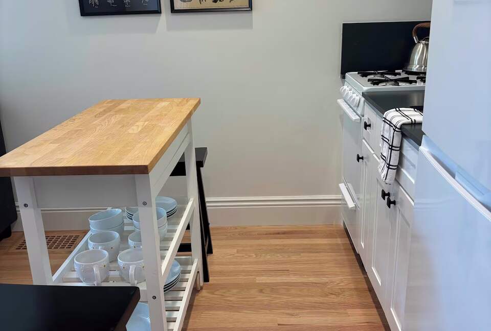 Designer Cottage Suite in the Heart of Noe Valley - San Francisco, California