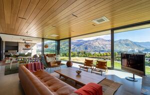 Breathtaking Lake Wanaka and Southern Alps Panorama Above Town - Wānaka, New Zealand