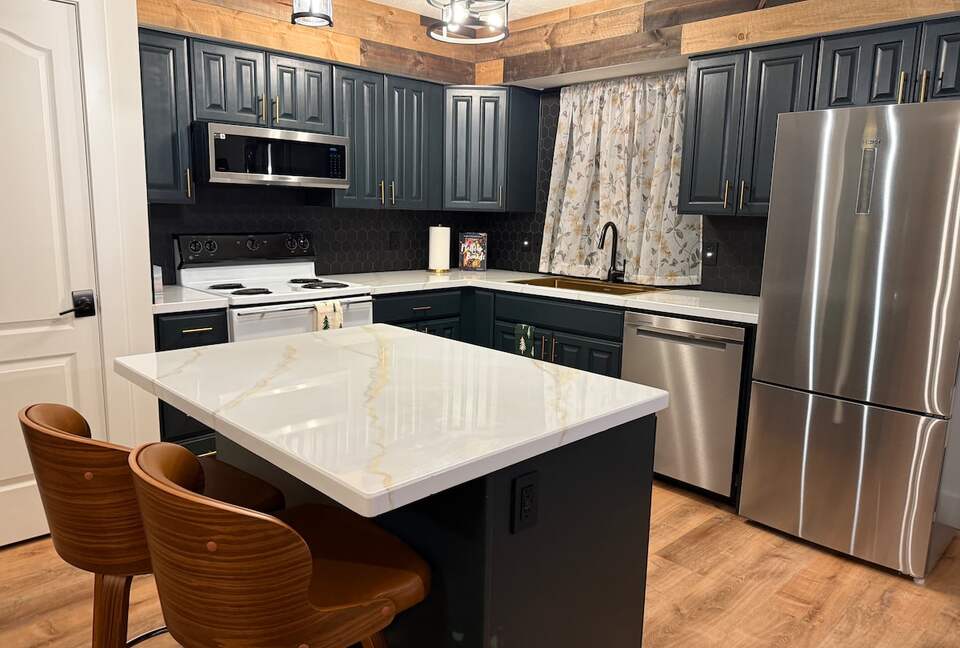 Walk to Deer Valley Gondola with Year Round Hot Tub and Resort Amenities - Heber, Utah