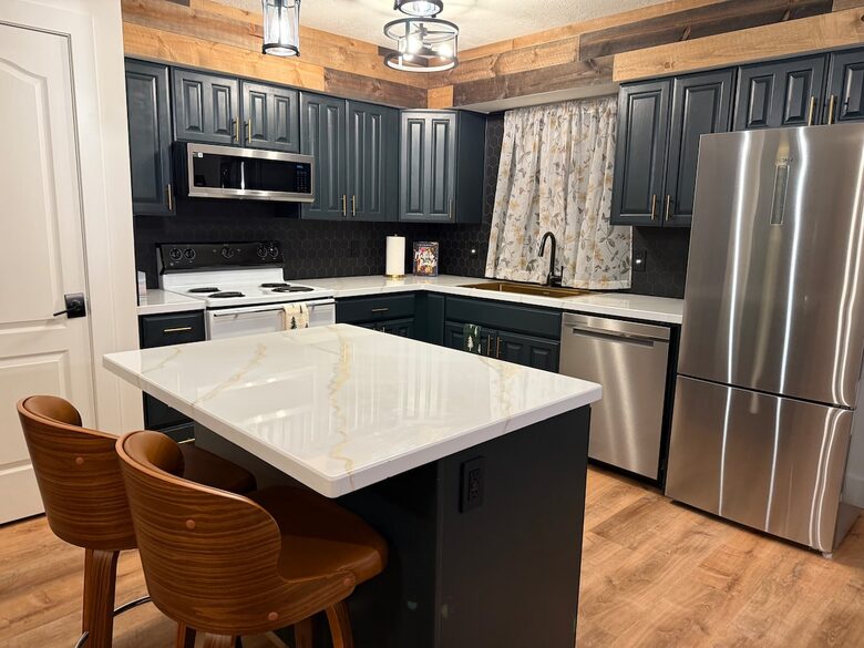 Walk to Deer Valley Gondola with Year Round Hot Tub and Resort Amenities - Heber, Utah