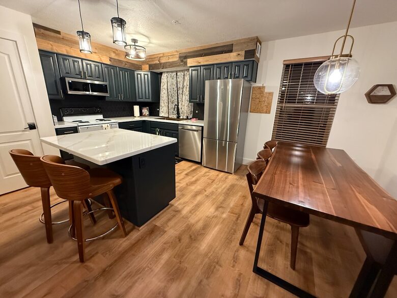 Walk to Deer Valley Gondola with Year Round Hot Tub and Resort Amenities - Heber, Utah