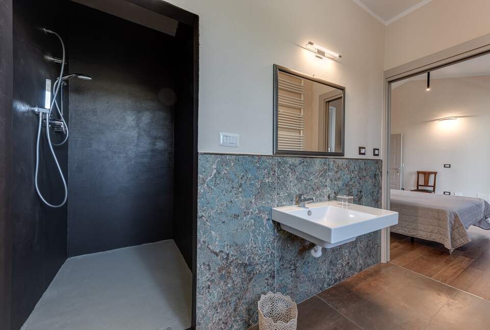 Well-Appointed Saturnia Villa with Valley Views - Saturnia, Italy