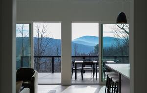 Afton Mountain Retreat with Hot Tub & Views - Afton, Virginia