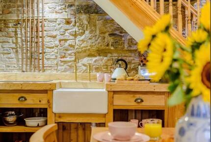 Charming Abbey-View Cottage - Whitby, United Kingdom