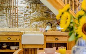 Charming Abbey-View Cottage - Whitby, United Kingdom