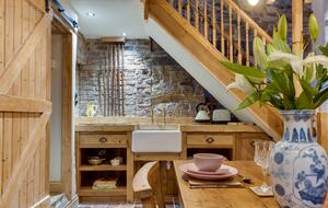 Charming Abbey-View Cottage - Whitby, United Kingdom