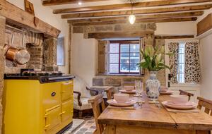 Charming Abbey-View Cottage - Whitby, United Kingdom