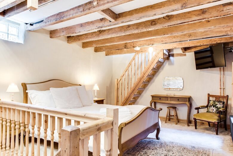 Charming Abbey-View Cottage - Whitby, United Kingdom