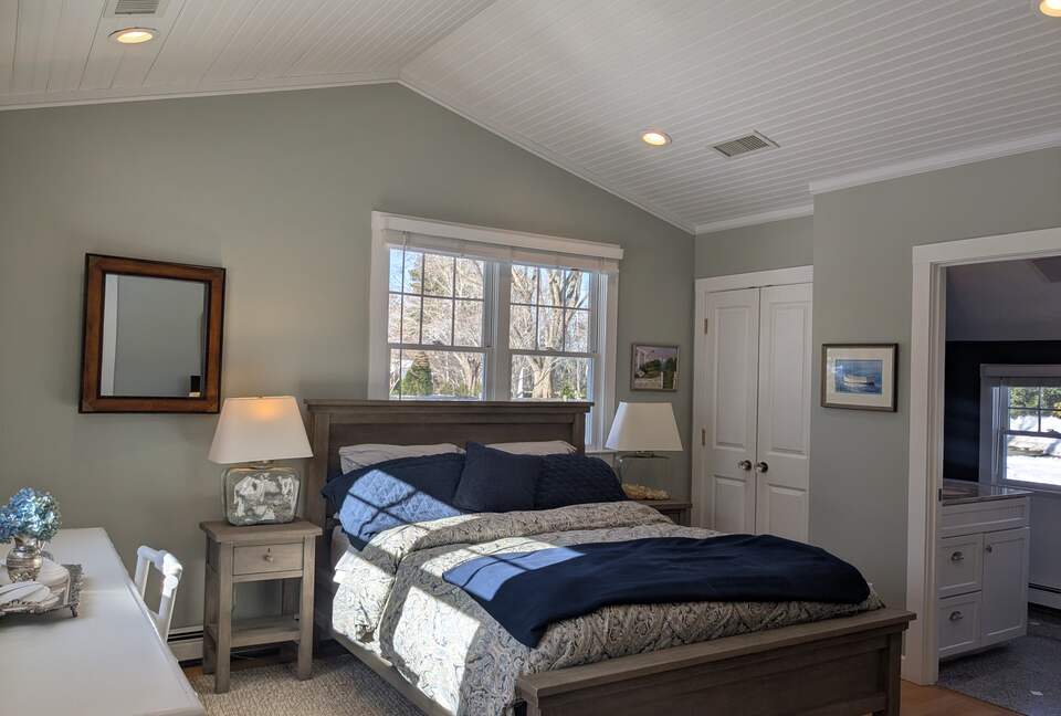 Charming Hydrangea Cottage in Osterville Village near Beaches - Osterville, Massachusetts
