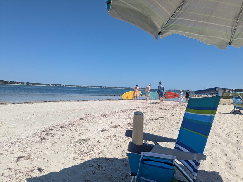 Charming Hydrangea Cottage in Osterville Village near Beaches - Osterville, Massachusetts