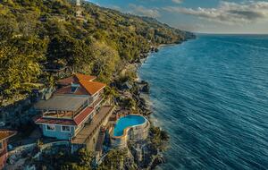 Oceanfront Cliff Villa Overlooking Sumilon Island - Oslob, Philippines