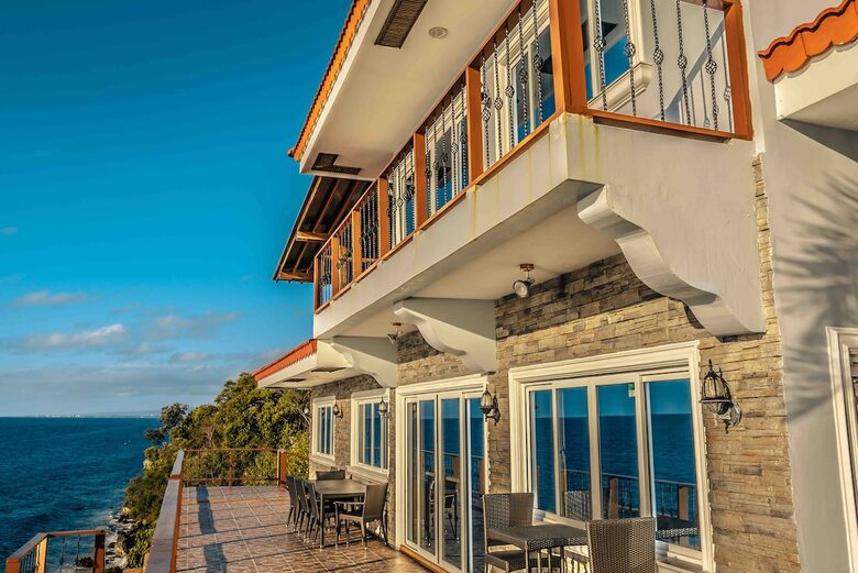 Oceanfront Cliff Villa Overlooking Sumilon Island - Oslob, Philippines