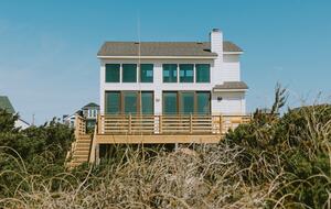 Light-Filled Beachfront Home for Unscripted Days - Hatteras, North Carolina