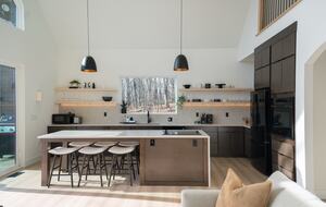 Afton Mountain Retreat with Hot Tub & Views - Afton, Virginia