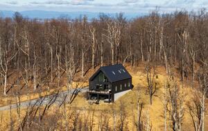 Afton Mountain Retreat with Hot Tub & Views - Afton, Virginia