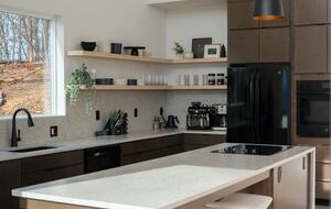 Afton Mountain Retreat with Hot Tub & Views - Afton, Virginia