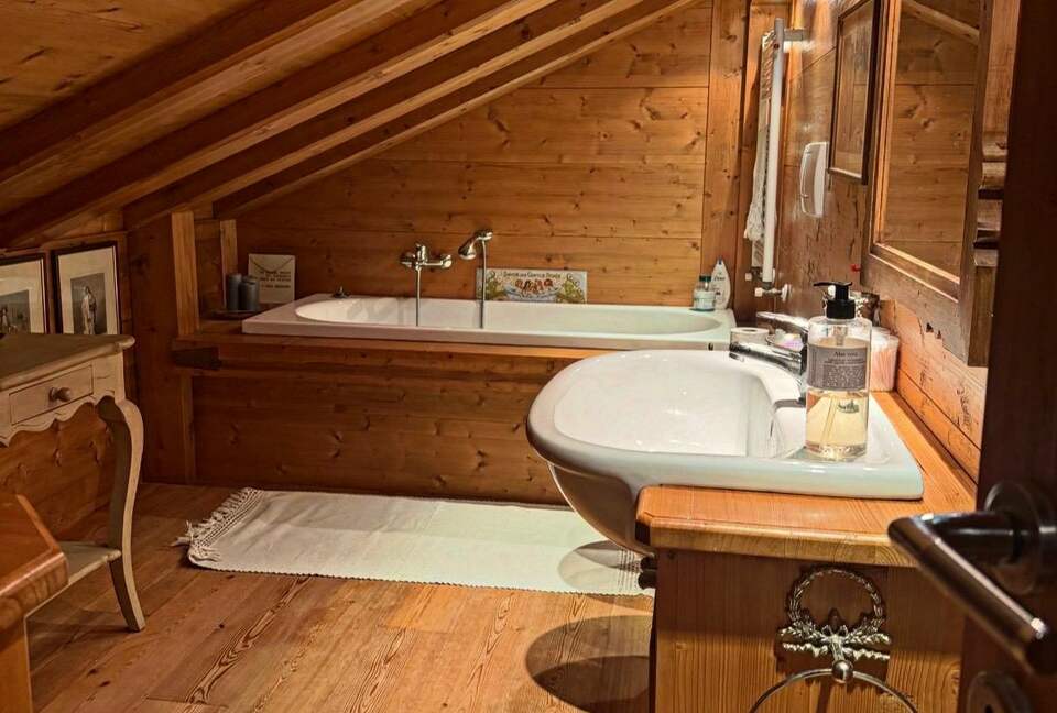 A Tasteful Alpine Apartment near Cortina d'Ampezzo - San Vito di Cadore, Italy