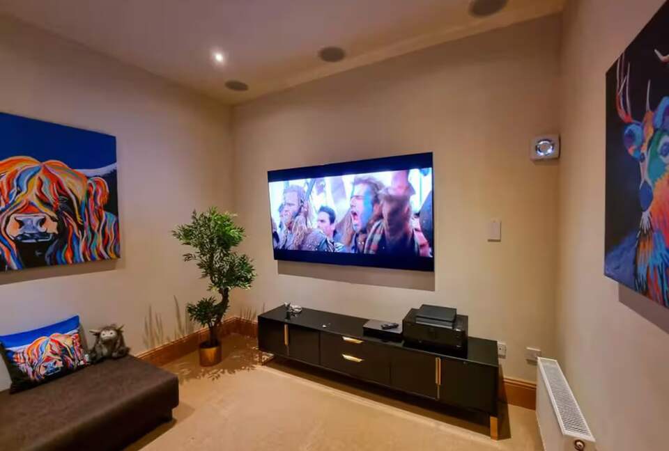 The Tower Penthouse at Dollarbeg Castle - Dollar, United Kingdom