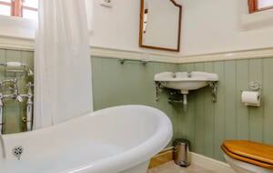 Charming Abbey-View Cottage - Whitby, United Kingdom