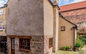 Charming Abbey-View Cottage - Whitby, United Kingdom