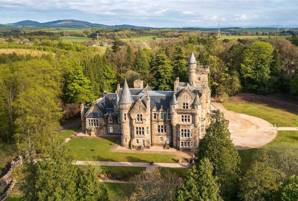 The Tower Penthouse at Dollarbeg Castle - Dollar, United Kingdom