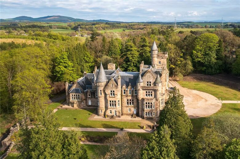 The Tower Penthouse at Dollarbeg Castle - Dollar, United Kingdom