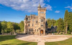 The Tower Penthouse at Dollarbeg Castle - Dollar, United Kingdom