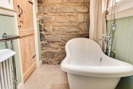 Charming Abbey-View Cottage - Whitby, United Kingdom