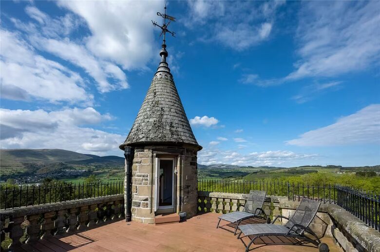 The Tower Penthouse at Dollarbeg Castle - Dollar, United Kingdom