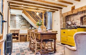 Charming Abbey-View Cottage - Whitby, United Kingdom