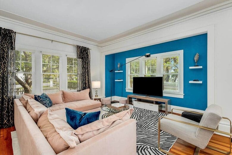 Historic Pool Compound One Block from Melbourne Arts District - Melbourne, Florida