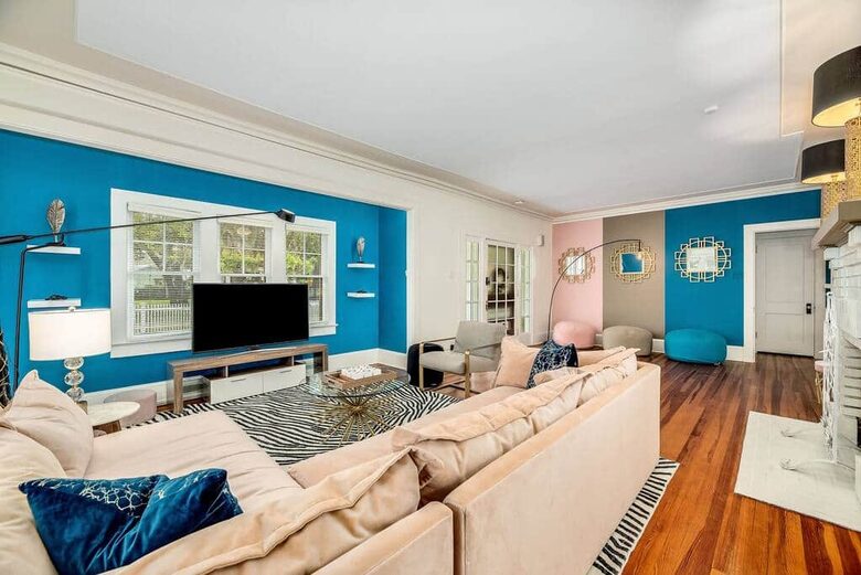 Historic Pool Compound One Block from Melbourne Arts District - Melbourne, Florida