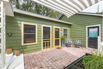 Historic Pool Compound One Block from Melbourne Arts District - Melbourne, Florida